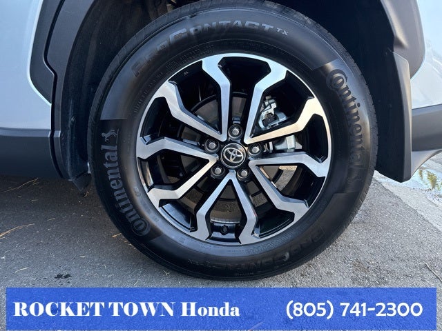 2025 Toyota Corolla Cross Hybrid SE